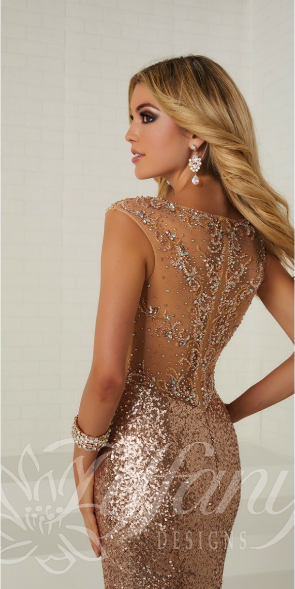 CHOOSING ACCESSORIES FOR YOUR PROM DRESS Image